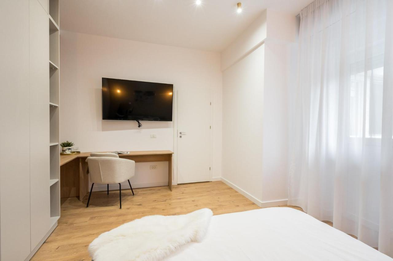 Crystal 3Bdr Apartment In Center Bukarest Exterior foto