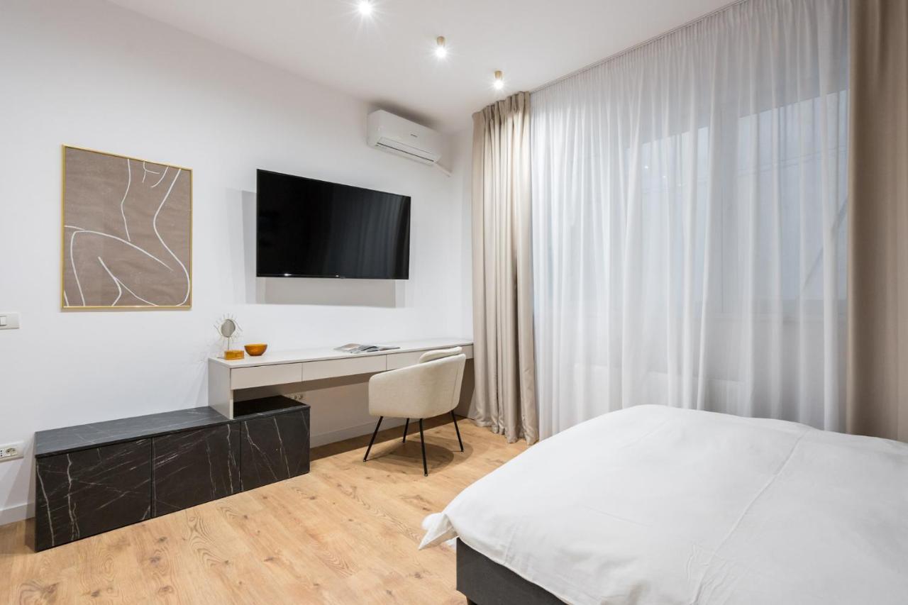 Crystal 3Bdr Apartment In Center Bukarest Exterior foto