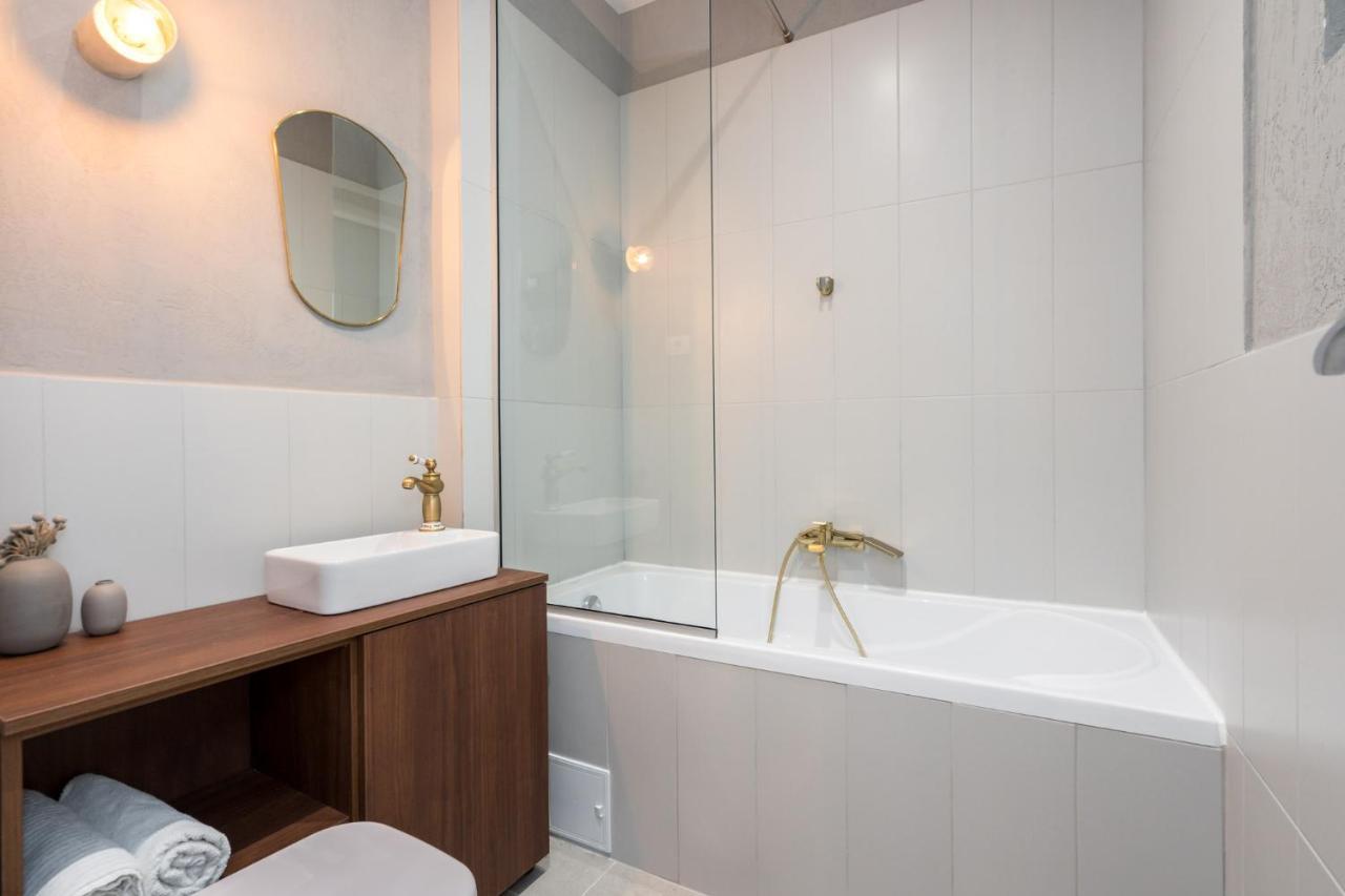 Crystal 3Bdr Apartment In Center Bukarest Exterior foto