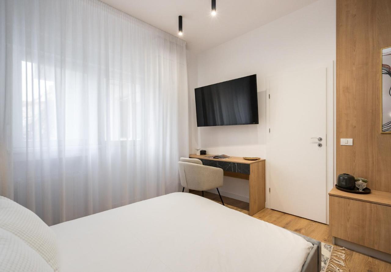 Crystal 3Bdr Apartment In Center Bukarest Exterior foto
