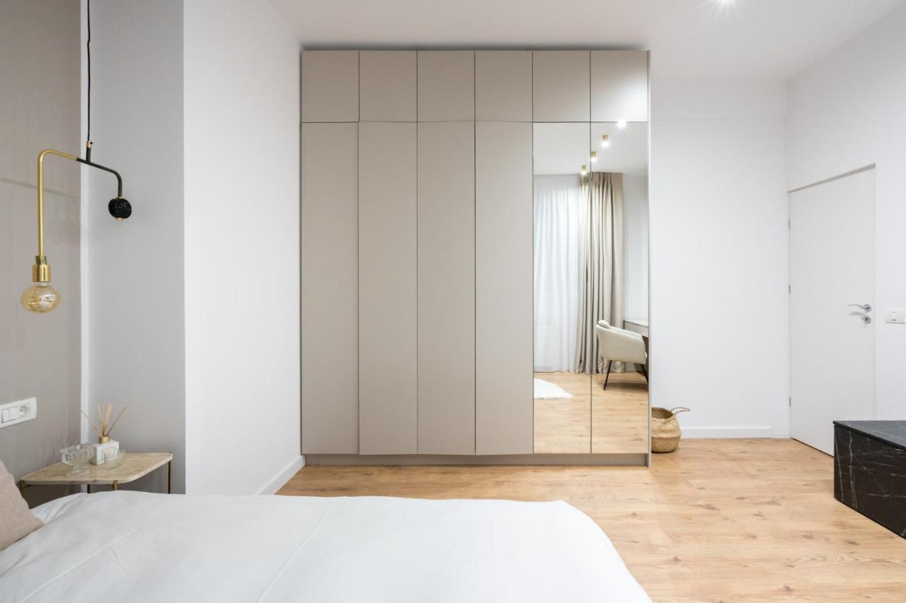 Crystal 3Bdr Apartment In Center Bukarest Exterior foto