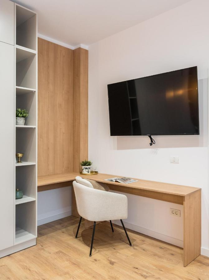 Crystal 3Bdr Apartment In Center Bukarest Exterior foto