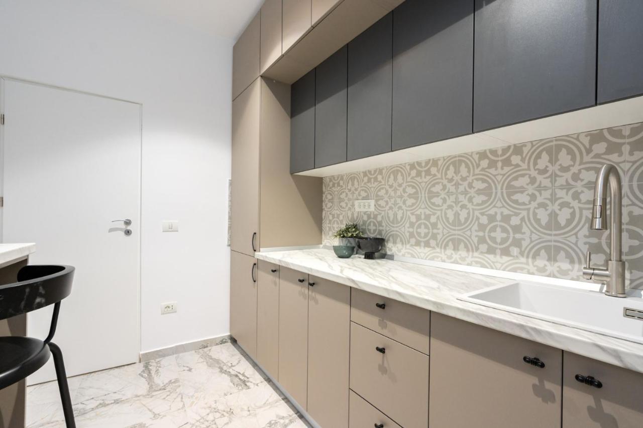Crystal 3Bdr Apartment In Center Bukarest Exterior foto